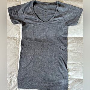 Lululemon swifty v-neck tee